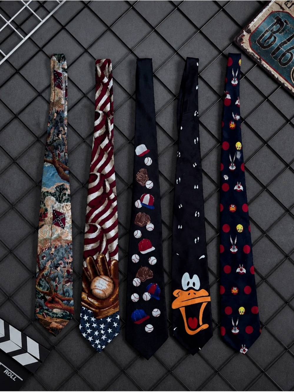 Men's Vintage Bundle Tango  x Looney Tunes Ties